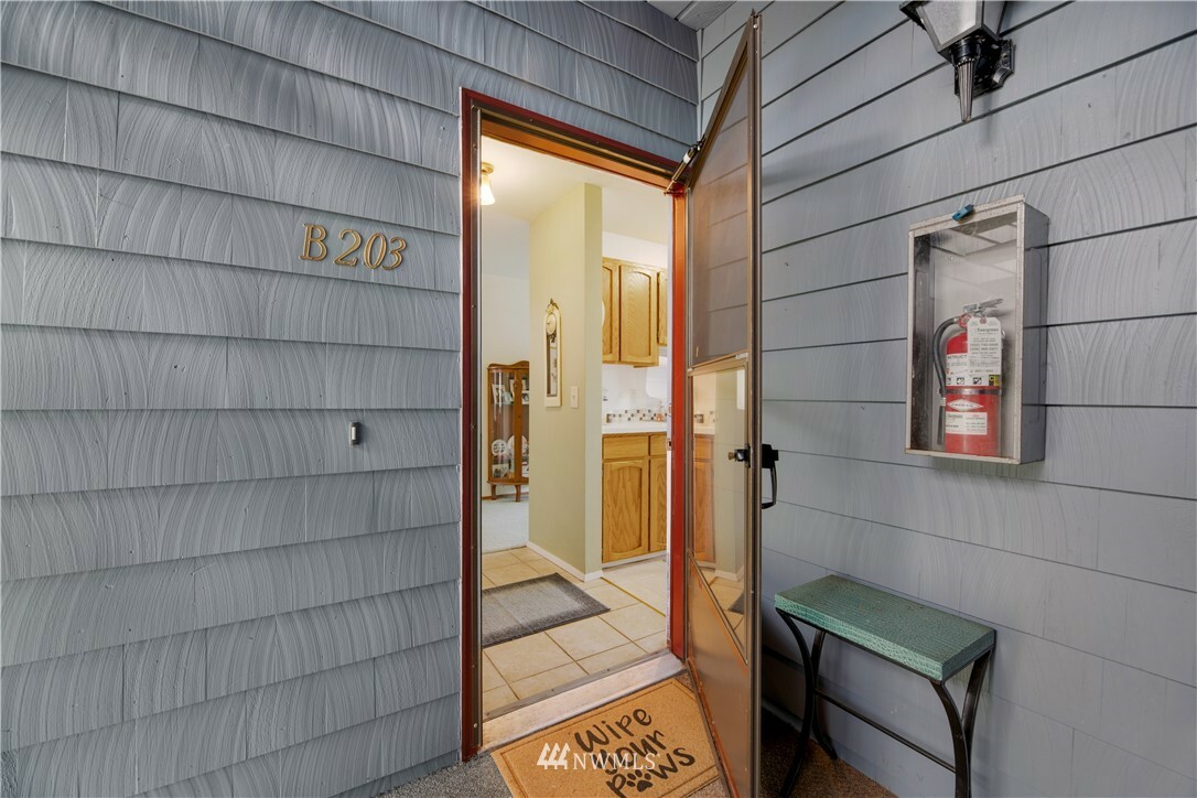 Property Photo:  4120 212th Street SW B203  WA 98043 