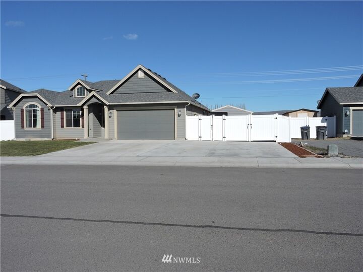 Property Photo:  15 NE L Street  WA 98848 