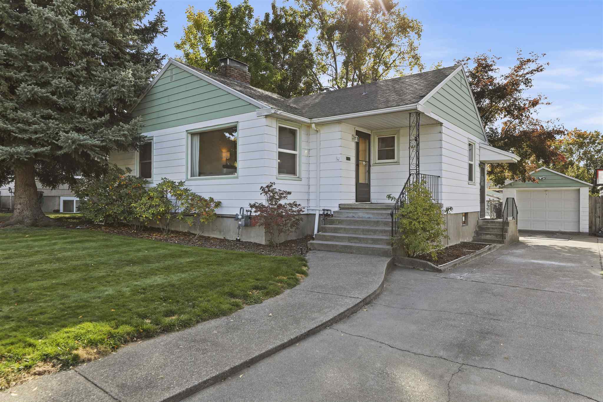 Property Photo:  2623 W Heroy Ave  WA 99205 