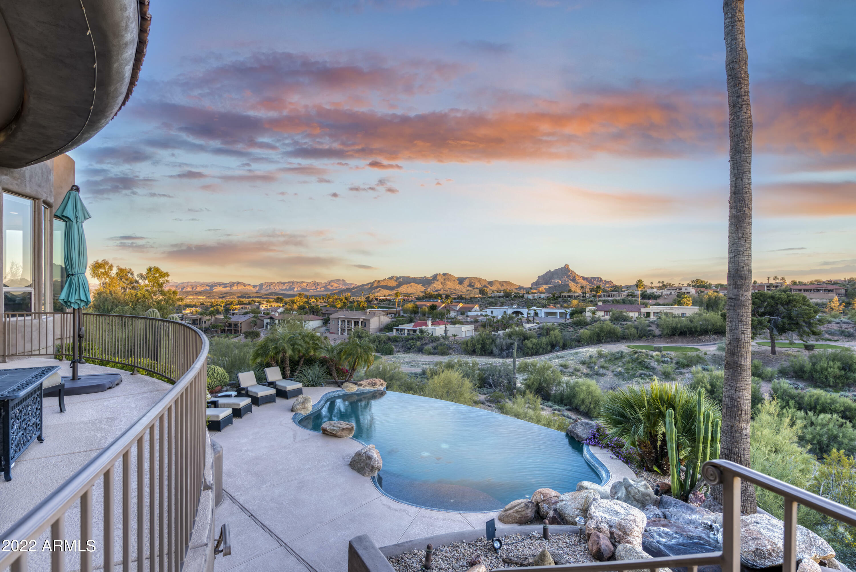 Property Photo: 10816 N Cherry Hills Court AZ 85268