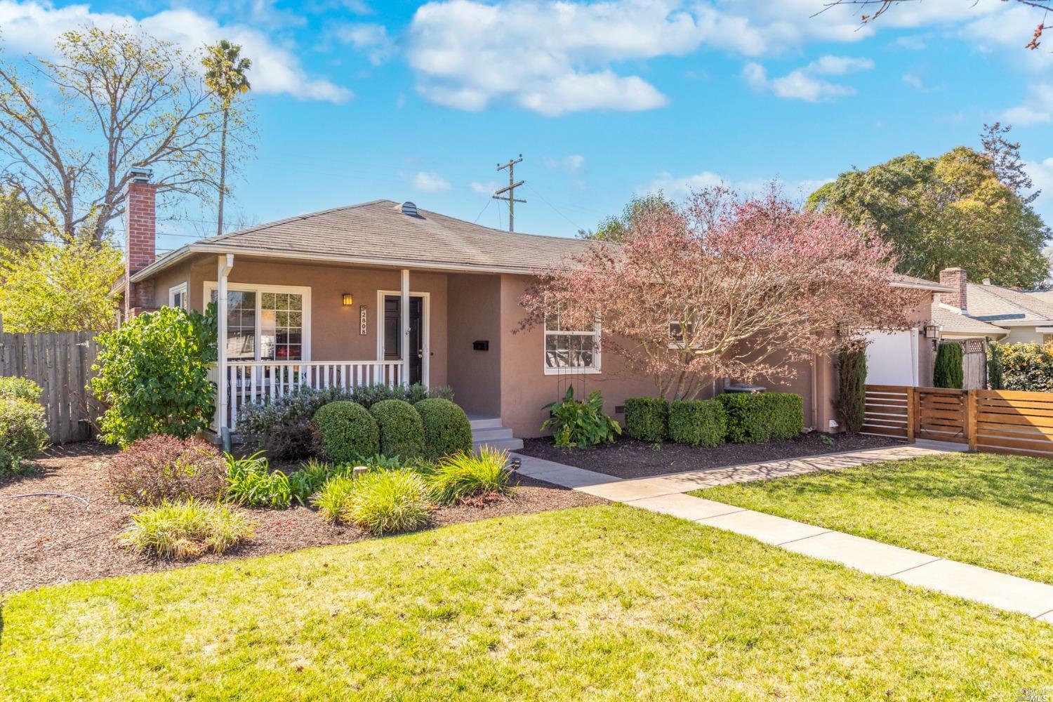 Property Photo:  2808 Sonoma Avenue  CA 95405 