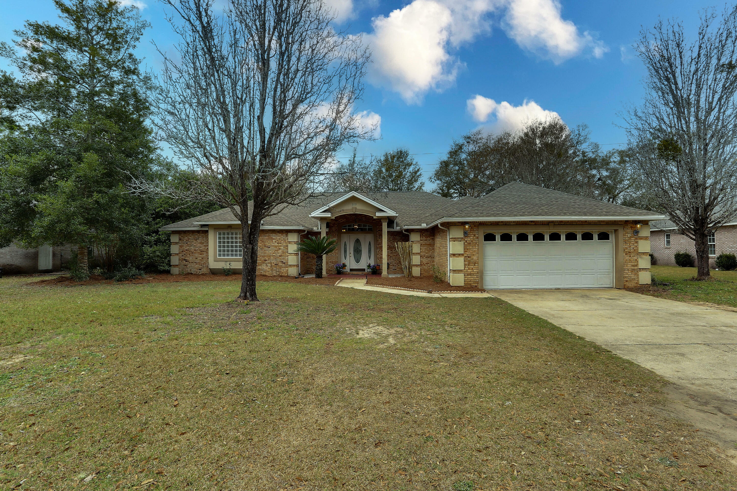 Property Photo:  309 Skyline Circle  FL 32539 