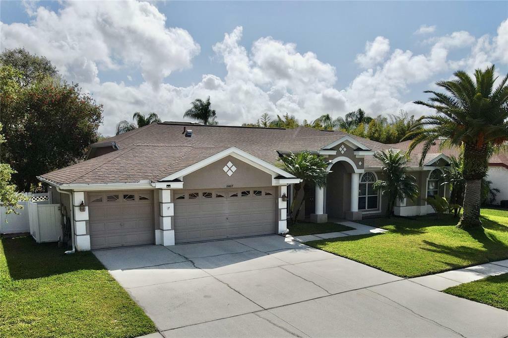 Property Photo:  16465 Turnbury Oak Drive  FL 33556 