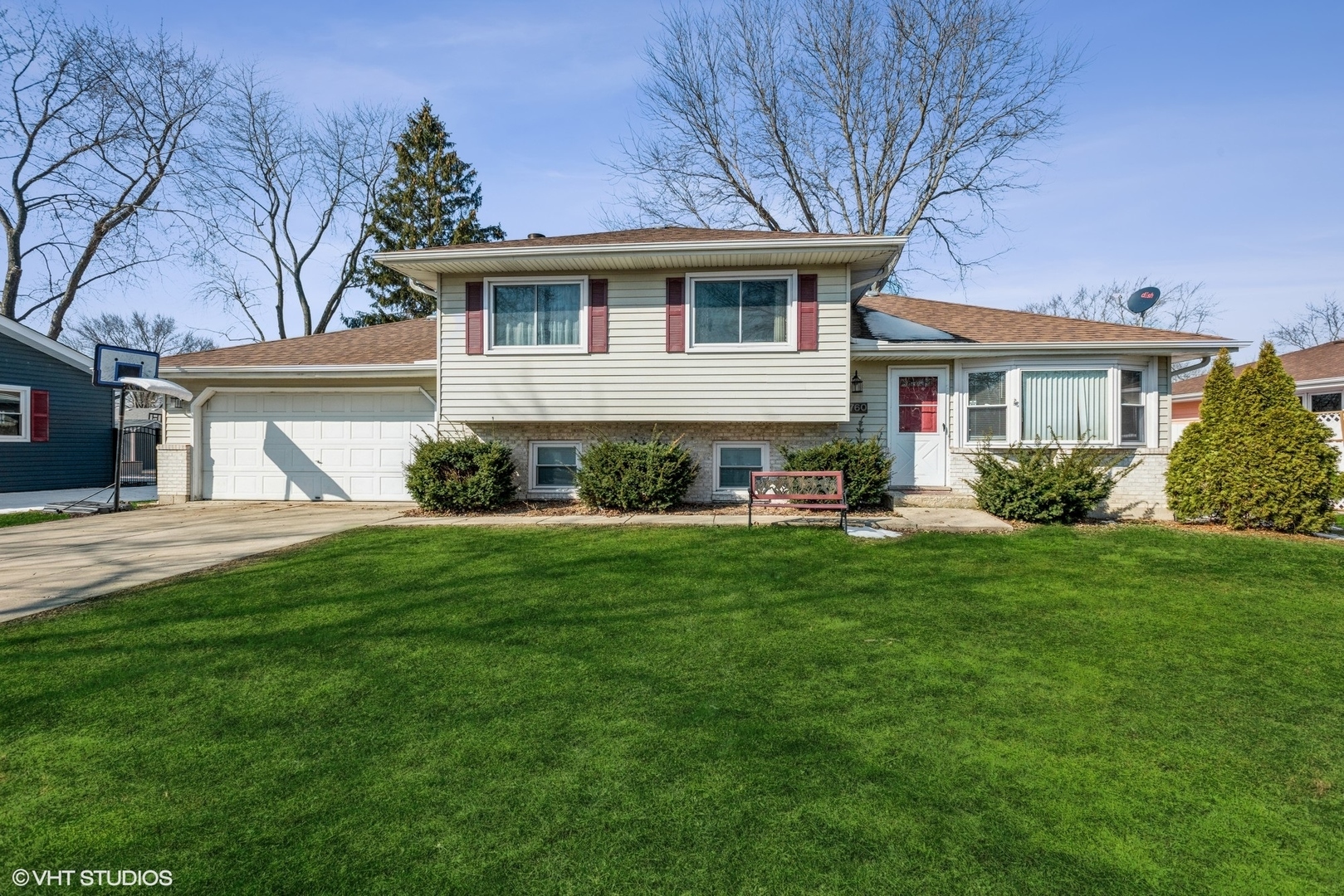 Property Photo:  1760 Daisy Street  IL 60505 