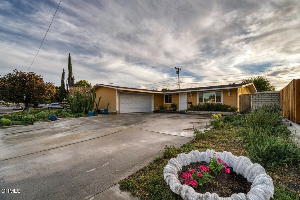 Property Photo:  328 Cameron Street  CA 93060 