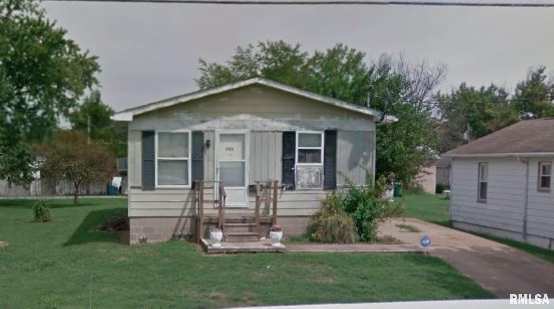 Property Photo: 608 N 17th IL 62966
