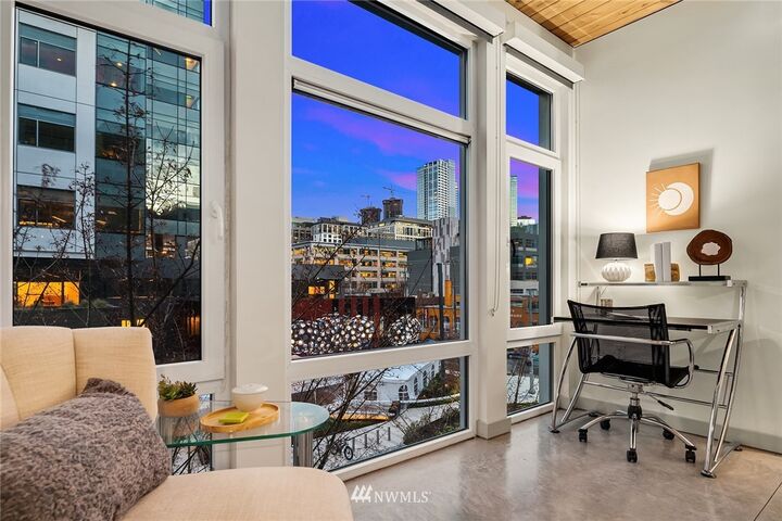 Property Photo:  401 9th Avenue N 304  WA 98109 