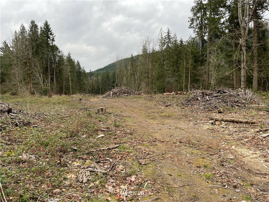 Property Photo:  27635 Mud Mountain Road  WA 98022 