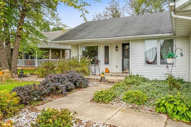 Property Photo:  323 Candlewick Drive  IL 61065 