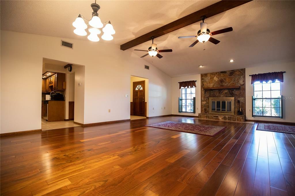 Property Photo:  1003 Timbergreen Drive  FL 33809 