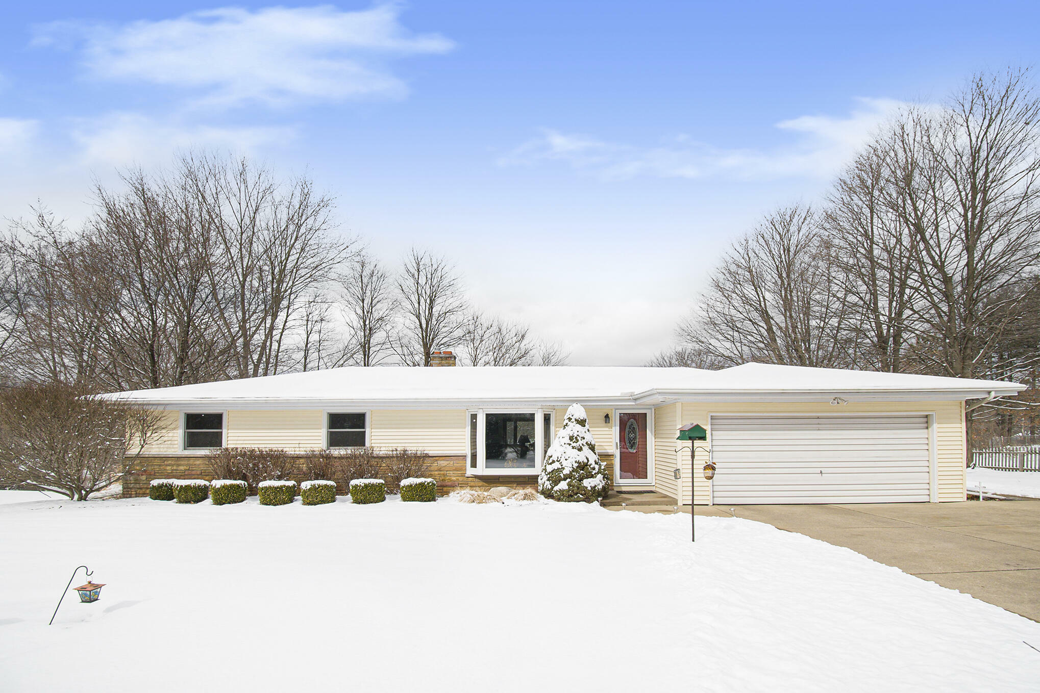 Property Photo:  6577 Hoover Road  MI 49014 