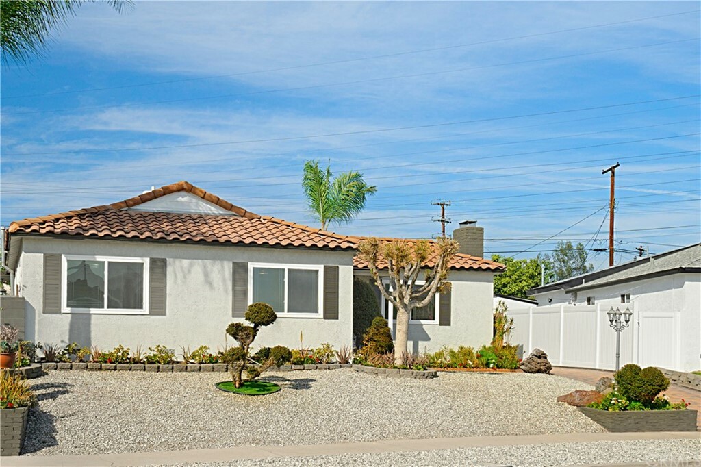 Property Photo: 12781 Willard Street CA 91605