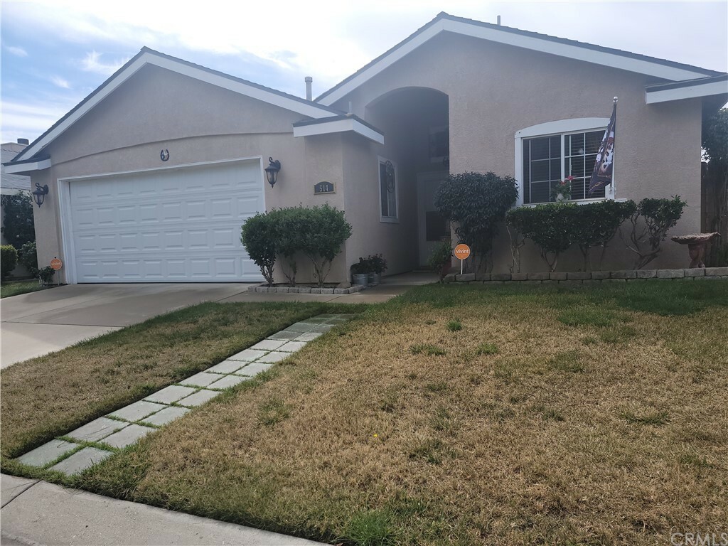 Property Photo:  514 Essex Court  CA 93458 