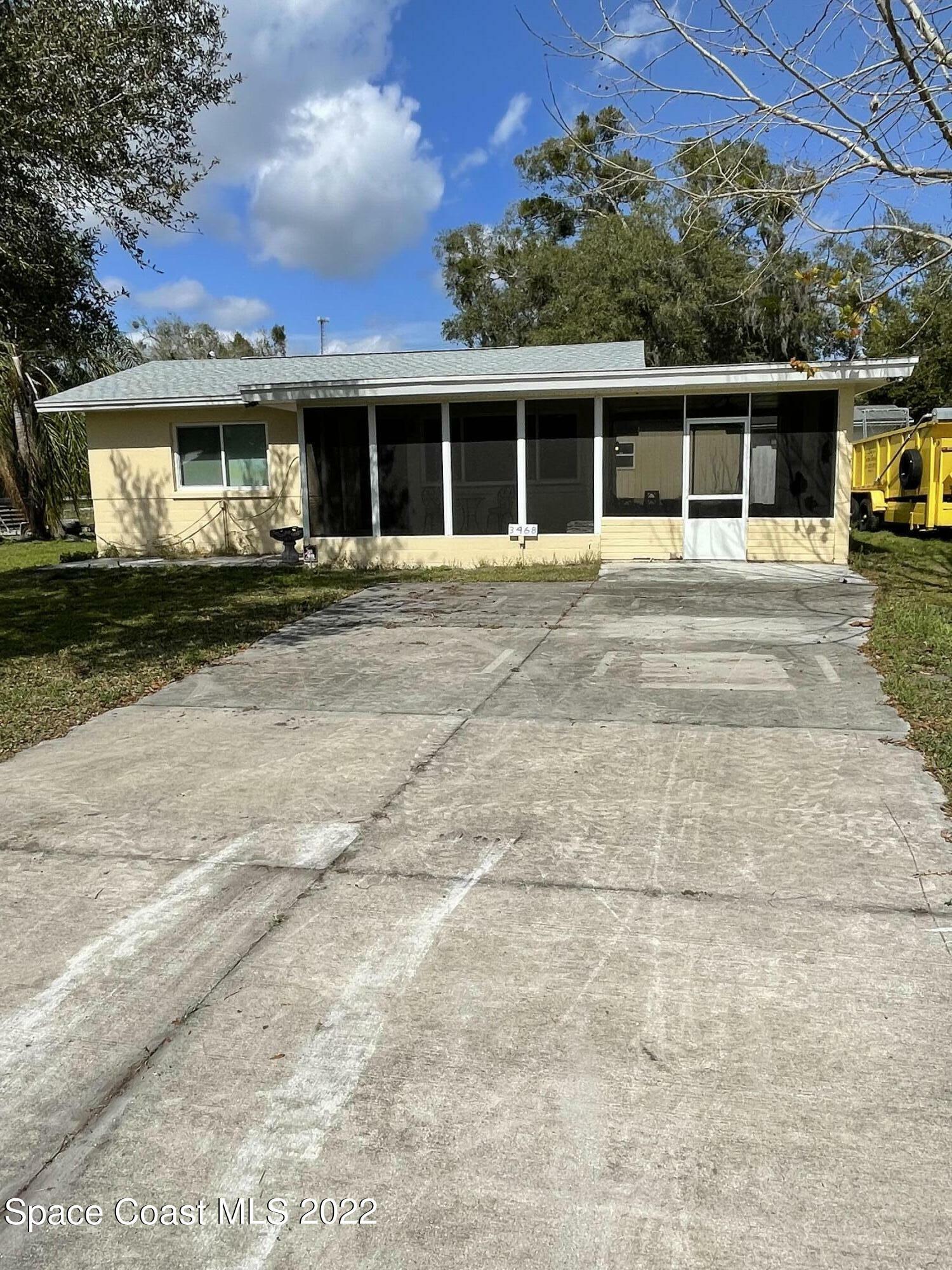 Property Photo: 3468 W Main Street FL 32754