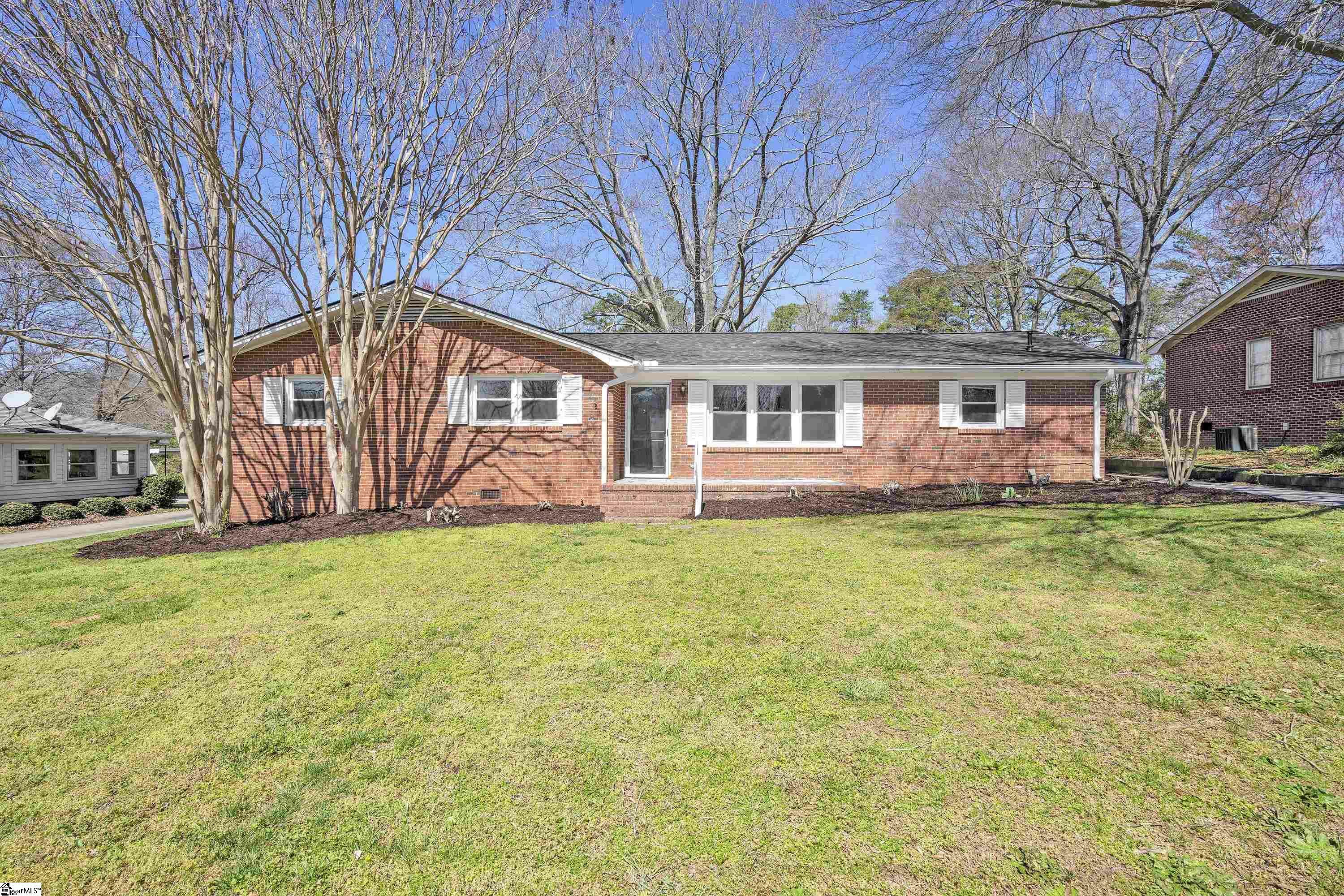 Property Photo:  14 Hampshire Drive  SC 29687 