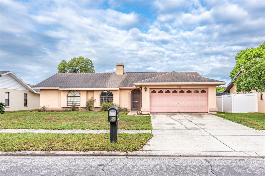 Property Photo:  12919 Astorwood Place  FL 33579 