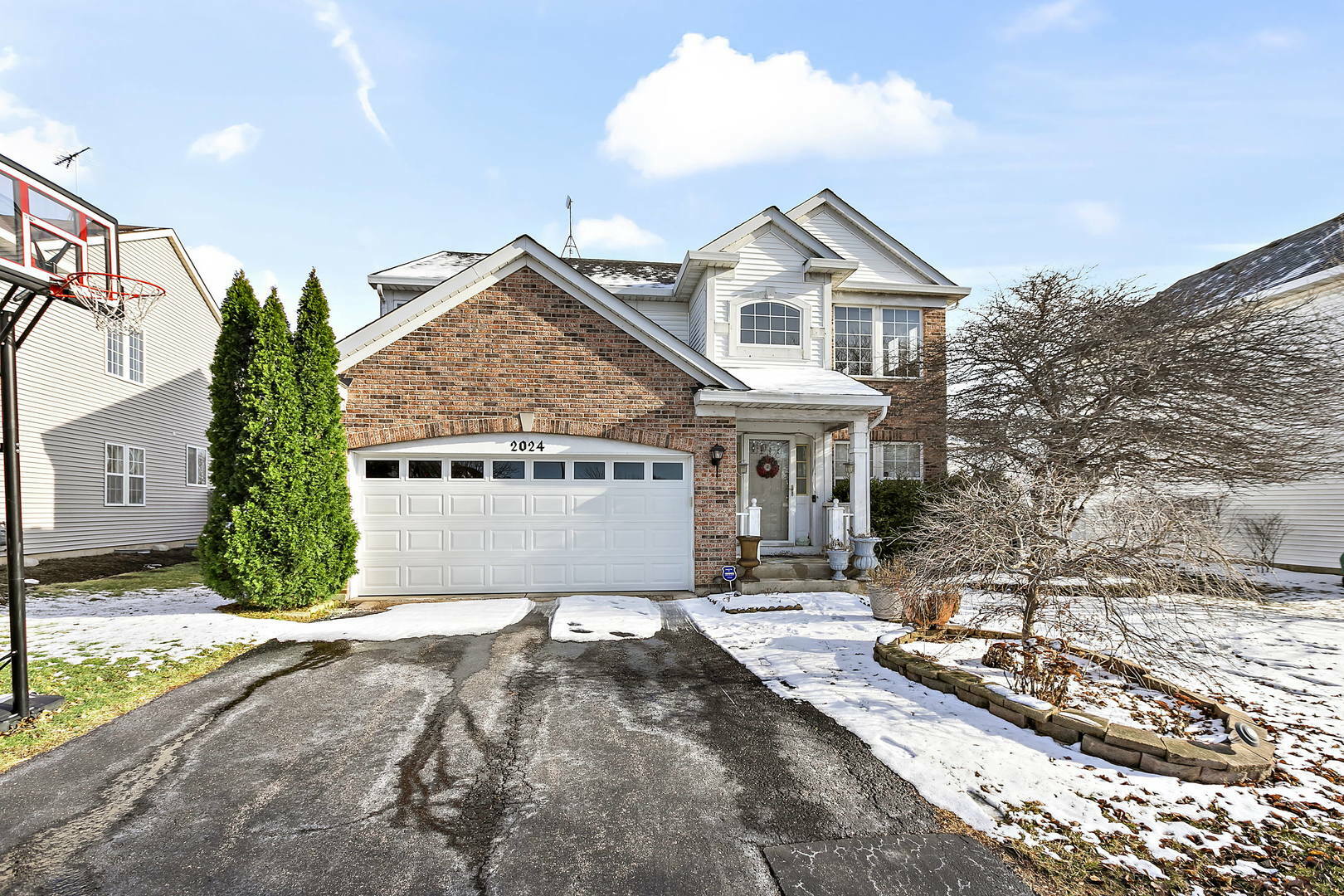 Property Photo: 2024 Skylane Drive IL 60564