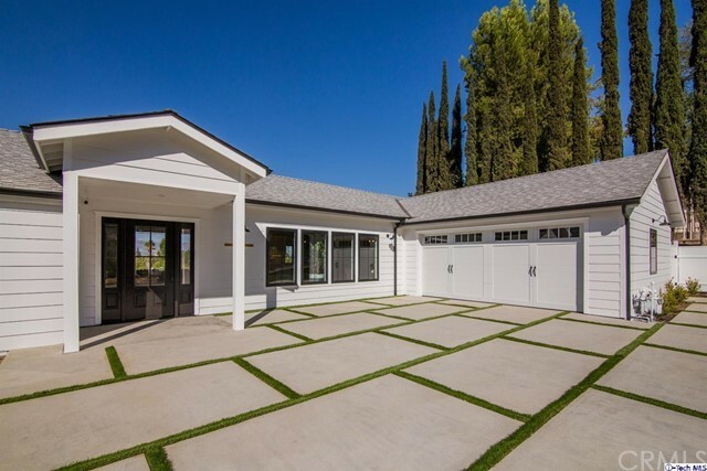 Property Photo: 23415 Calvert Street CA 91367