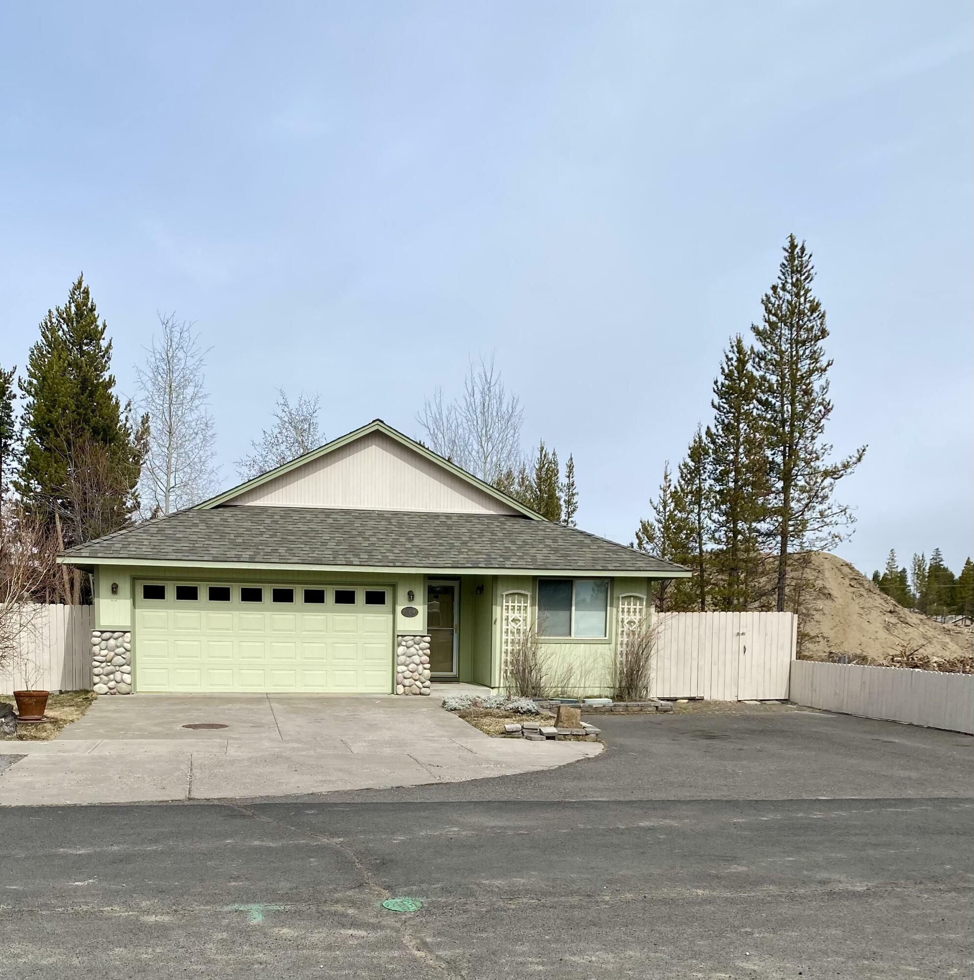 Property Photo:  16496 Riley Drive  OR 97739 