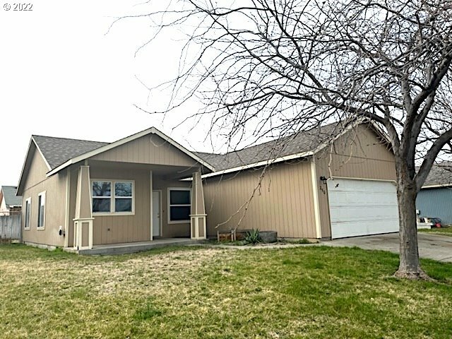 Property Photo: 250 NE 15th Ave OR 97862