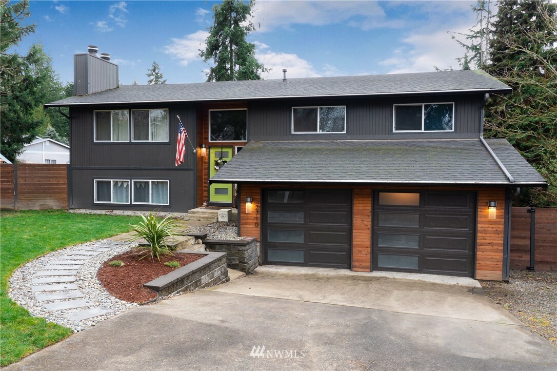 Property Photo: 2710 24th Avenue Ct SE WA 98374