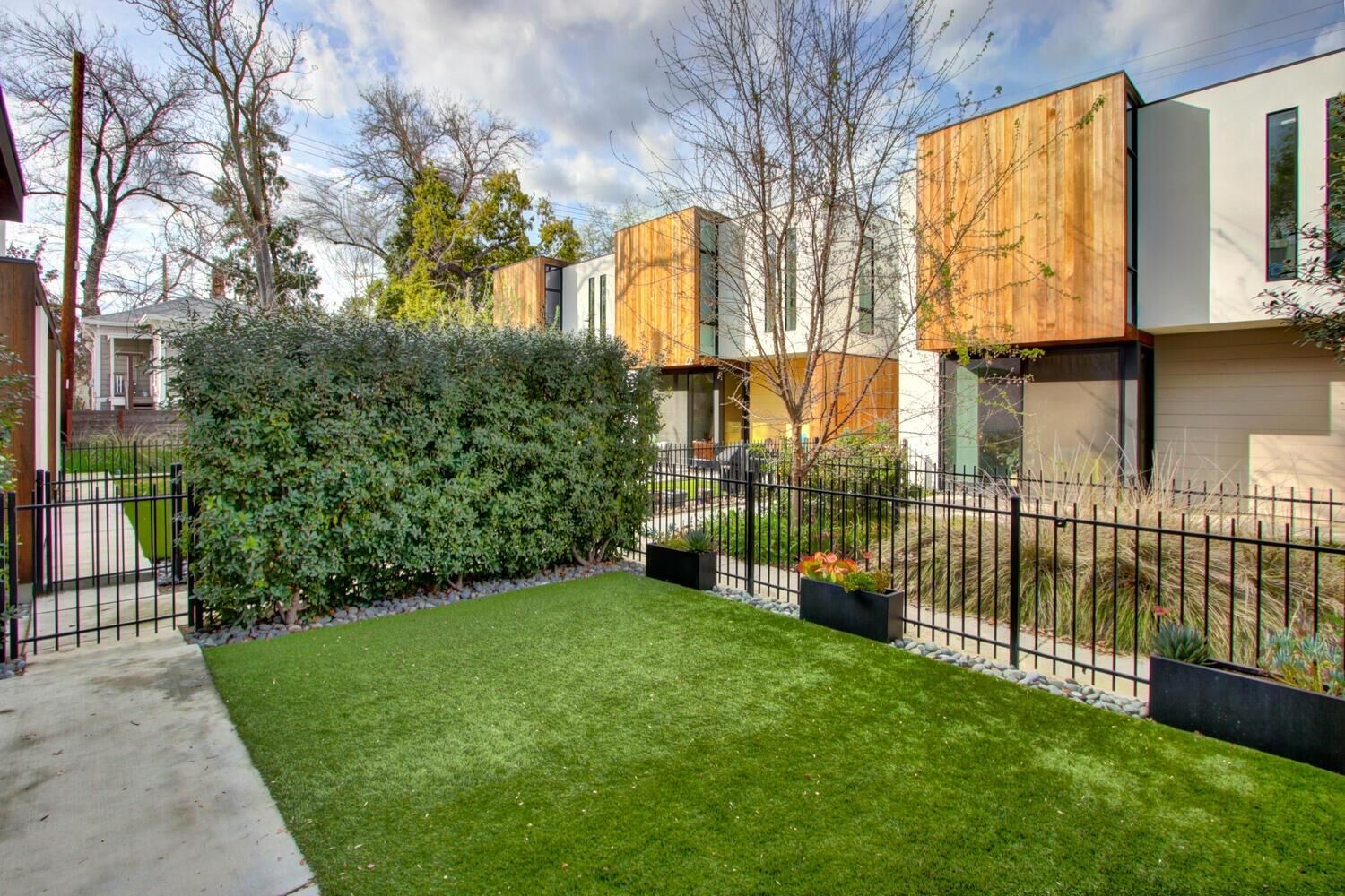 Property Photo: 1515 D Street CA 95814