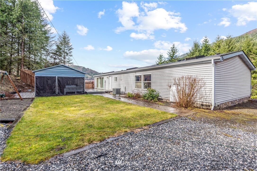 Property Photo:  410 Highland Valley Road  WA 98356 