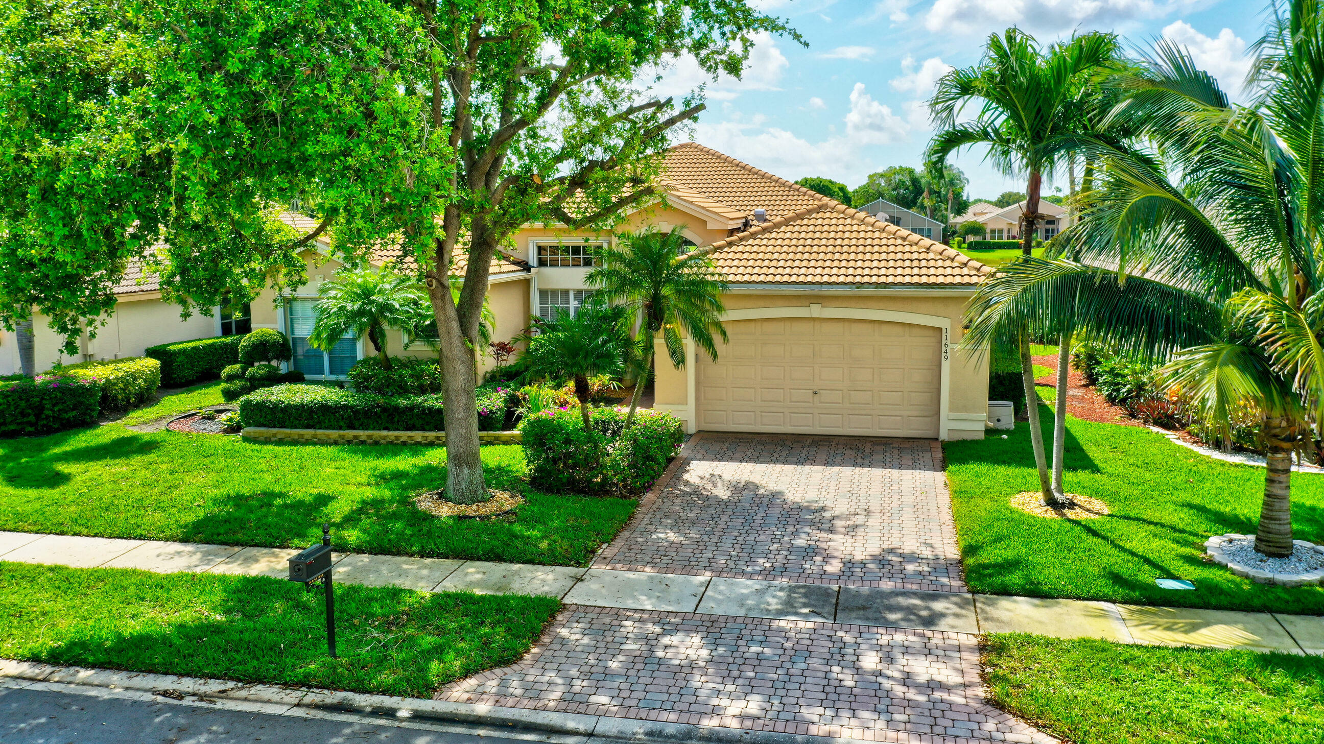 Property Photo:  11649 Pamplona Boulevard  FL 33437 