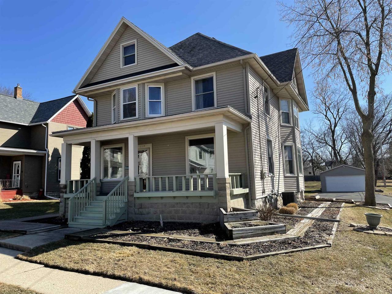 Property Photo:  119 La Crosse St  WI 53916 