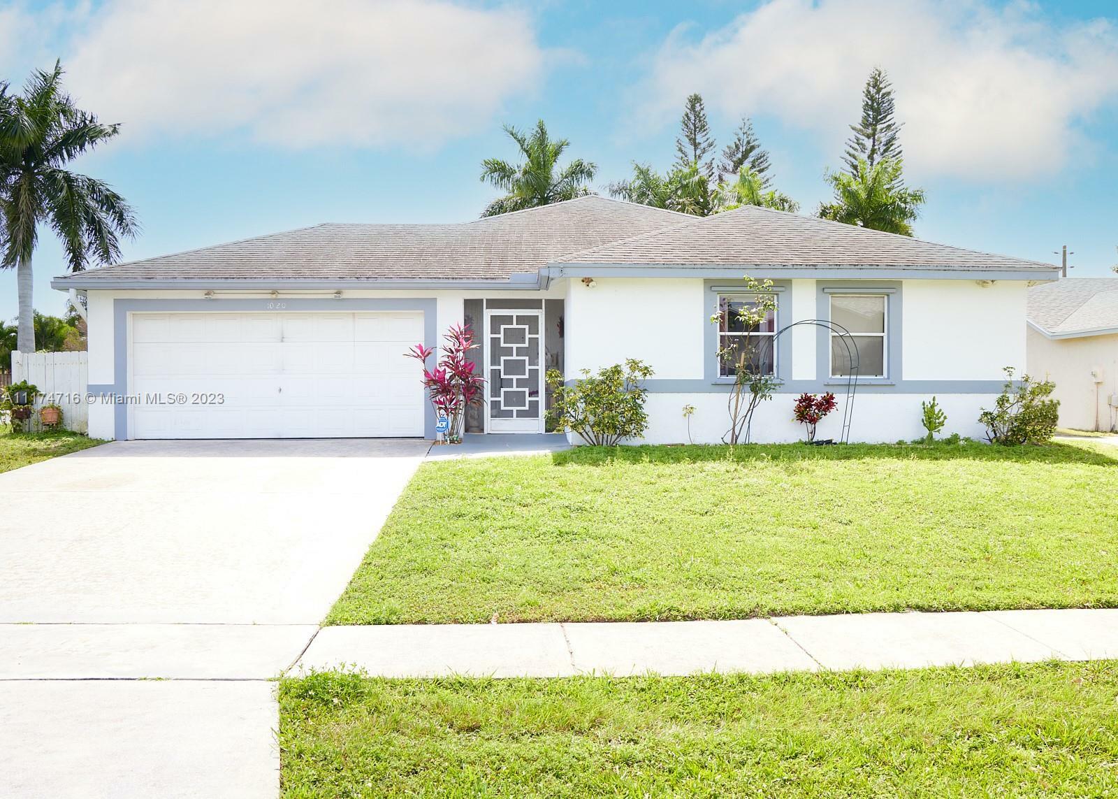 Property Photo:  1020 NW 5 Ave  FL 33426 