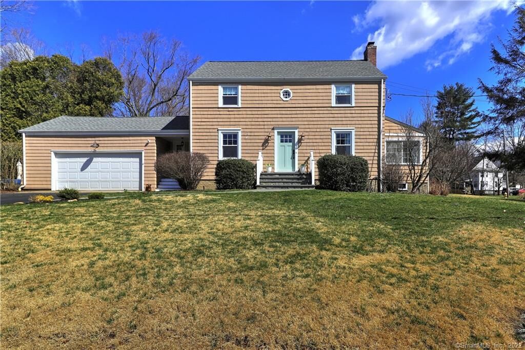 Property Photo: 4 Woodridge Circle CT 06611