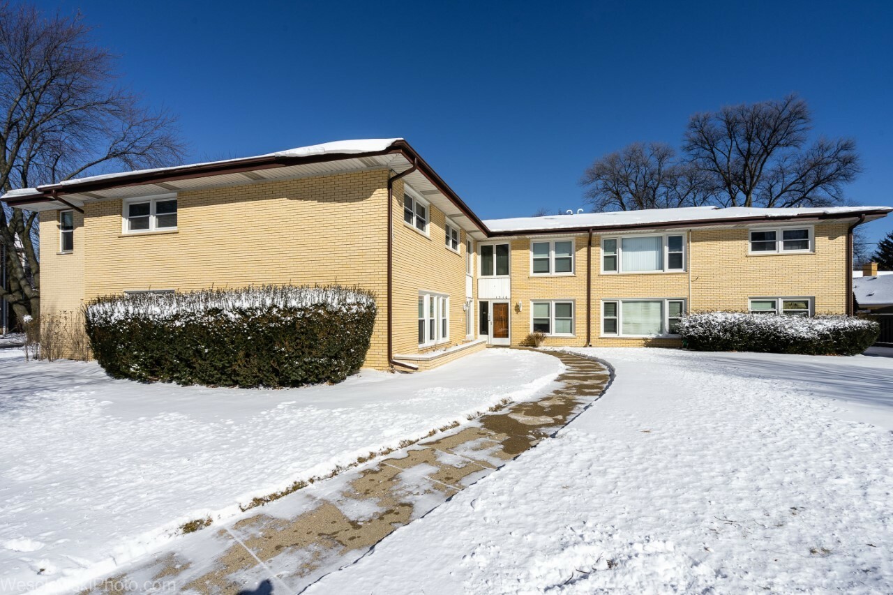 Property Photo:  1510 E Northwest Highway 203  IL 60004 