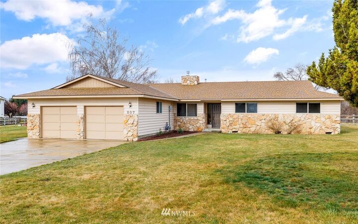 207 S Mount Daniels Drive  Ellensburg WA 98926 photo