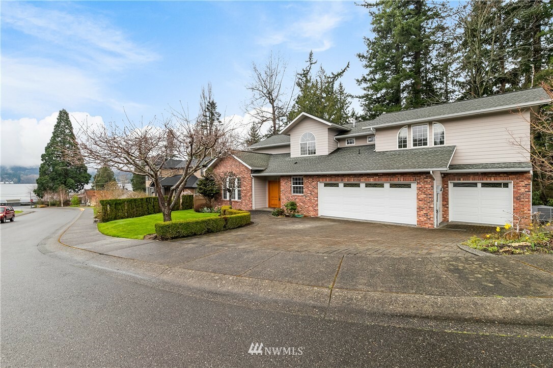 Property Photo:  3007 Maynard Place  WA 98226 