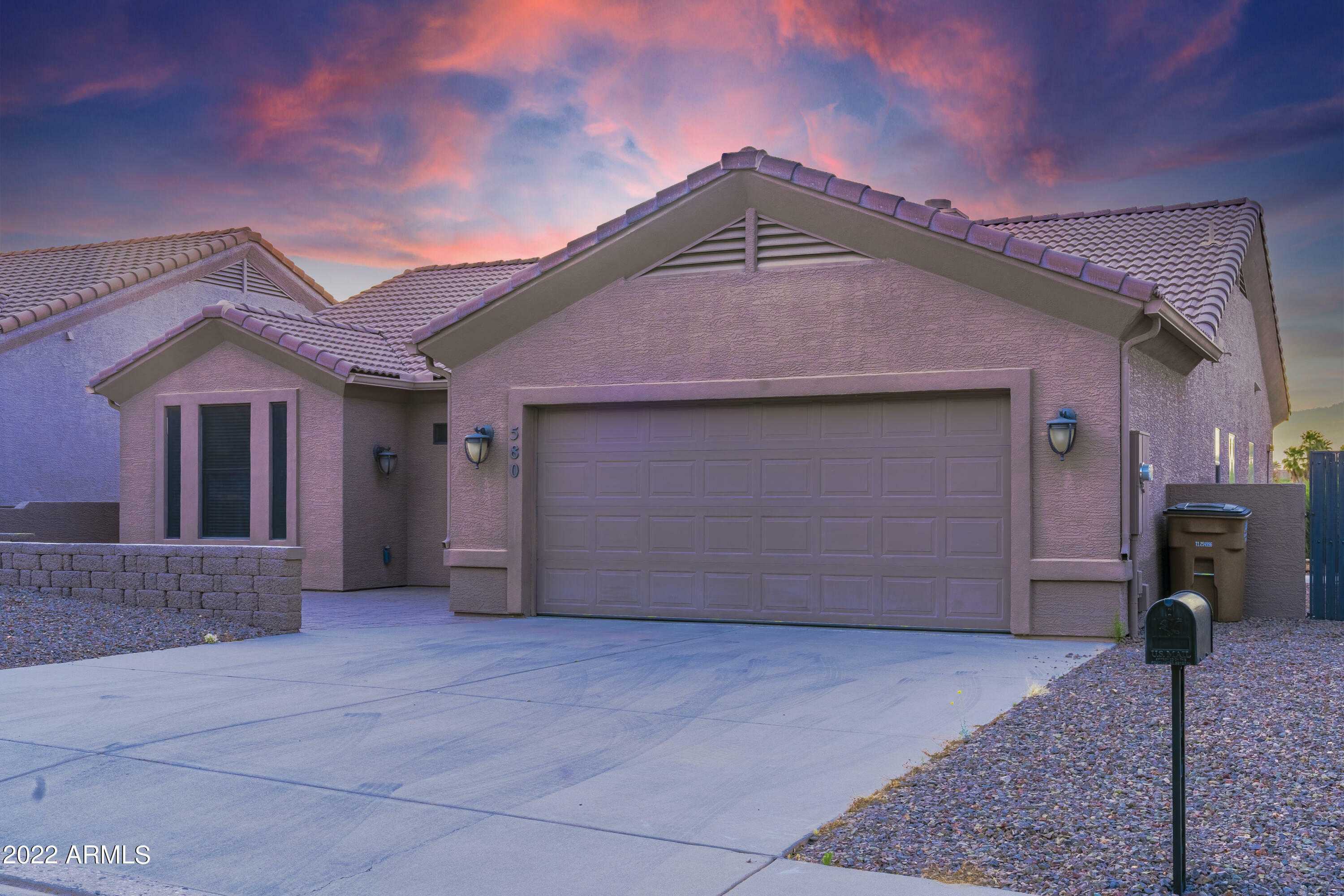 Property Photo:  580 S Lincoln Street  AZ 85390 