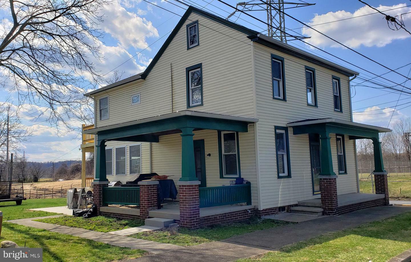 Property Photo:  232 State Street  PA 17057 