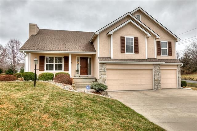 Property Photo:  3908 Damascus Drive  MO 64506 