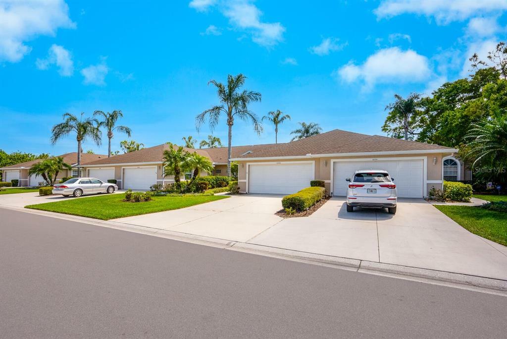 Property Photo:  5105 Peppermill Court  FL 34241 