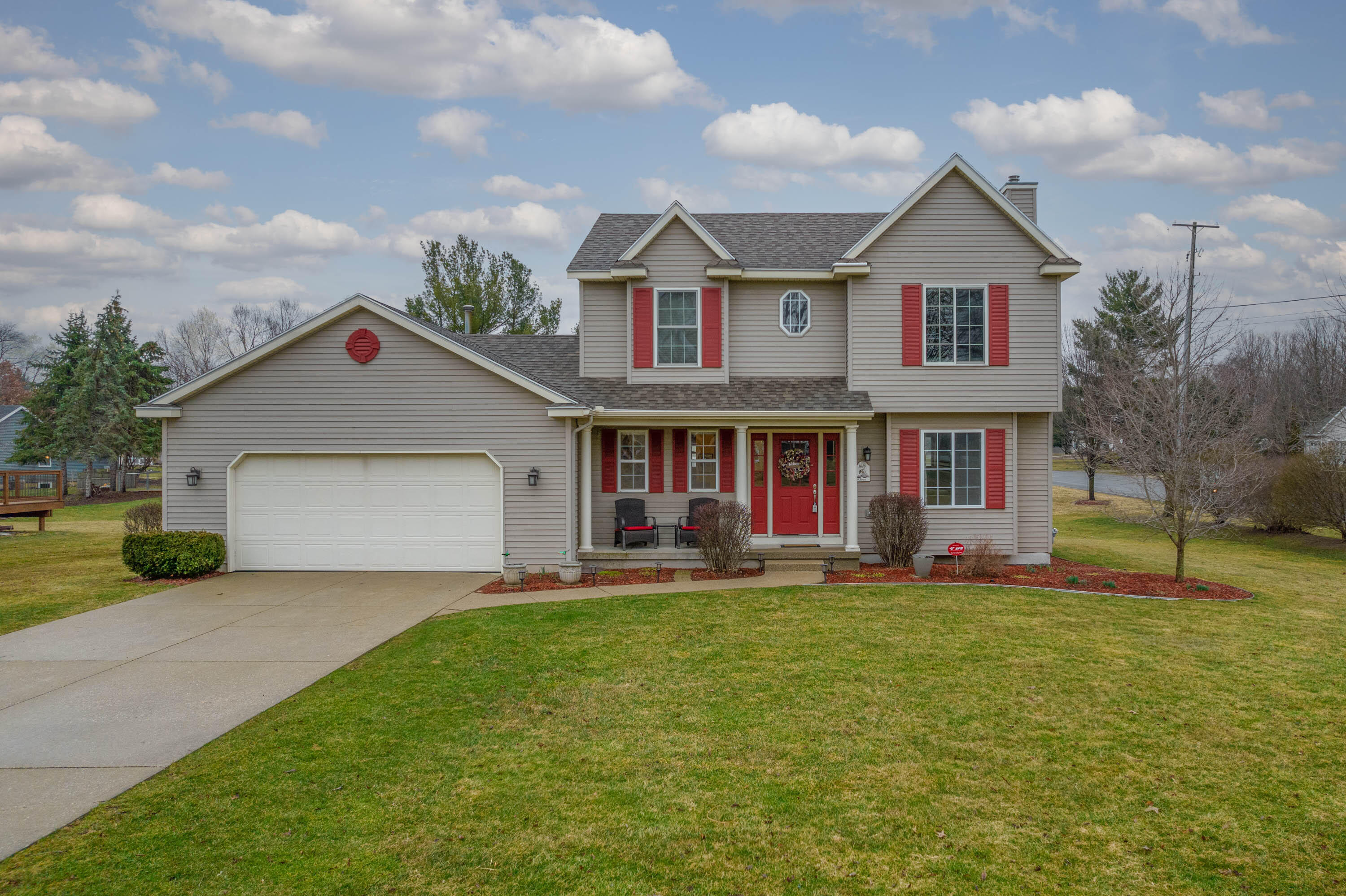 Property Photo: 1615 Worthing Street SW MI 49315