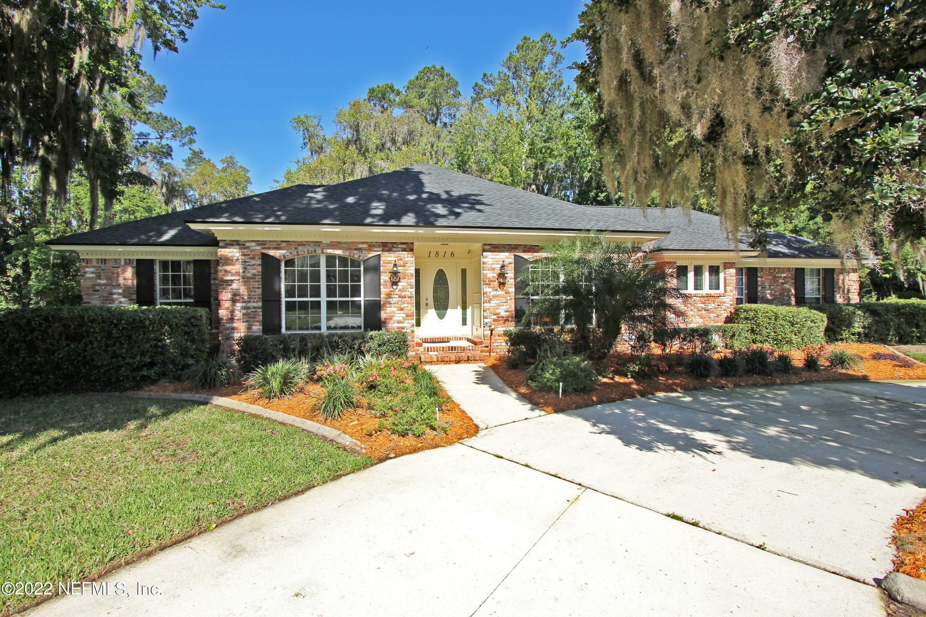 Property Photo:  1816 Waterbury Lane  FL 32003 