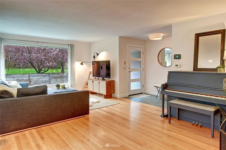 Property Photo:  7700 Fauntleroy Way SW  WA 98136 