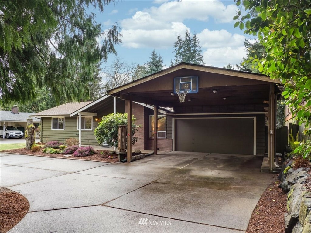 Property Photo:  1635 N 167th Street  WA 98133 