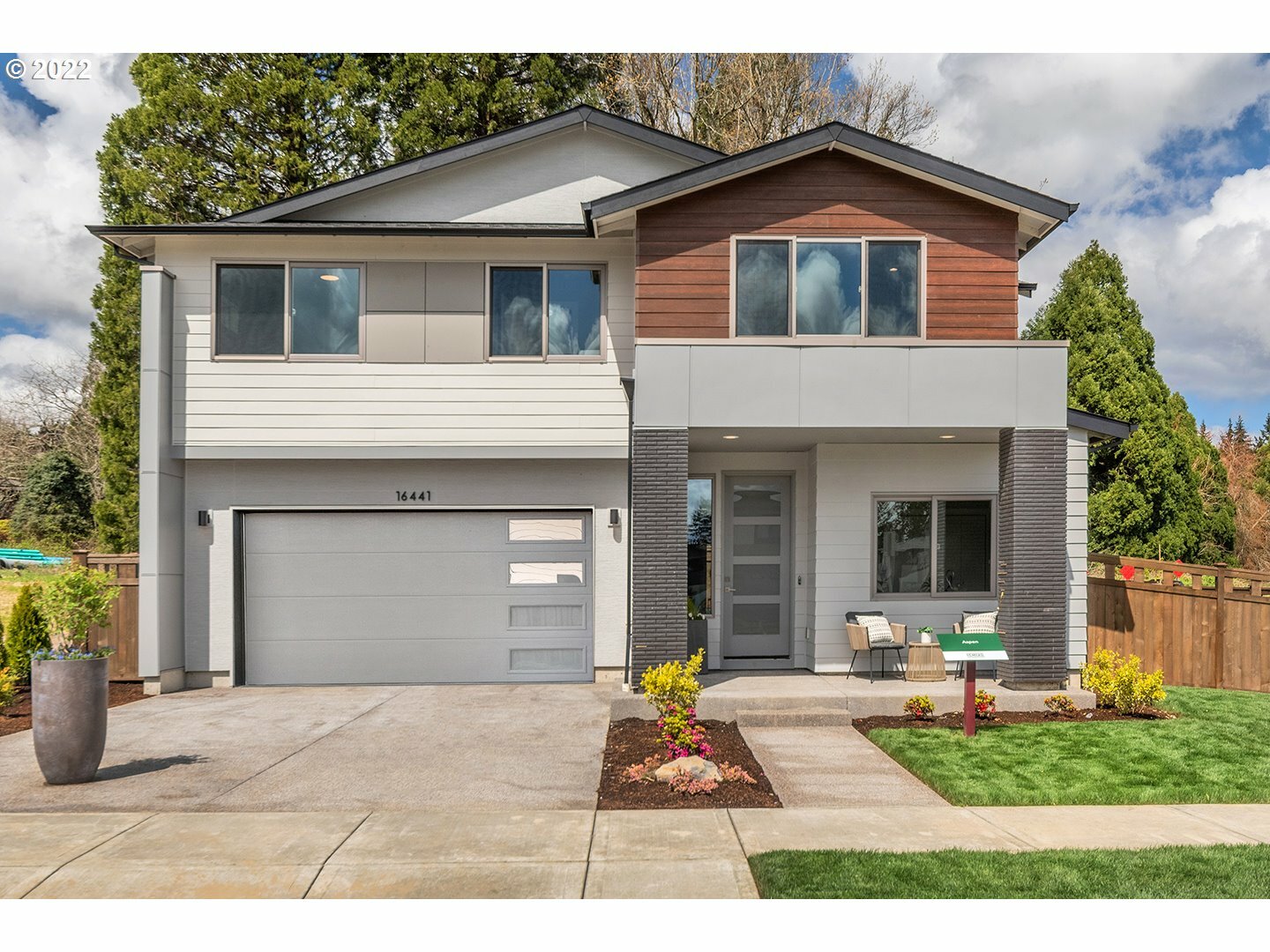 Property Photo: 16679 SE Silver Creek Falls Dr OR 97086