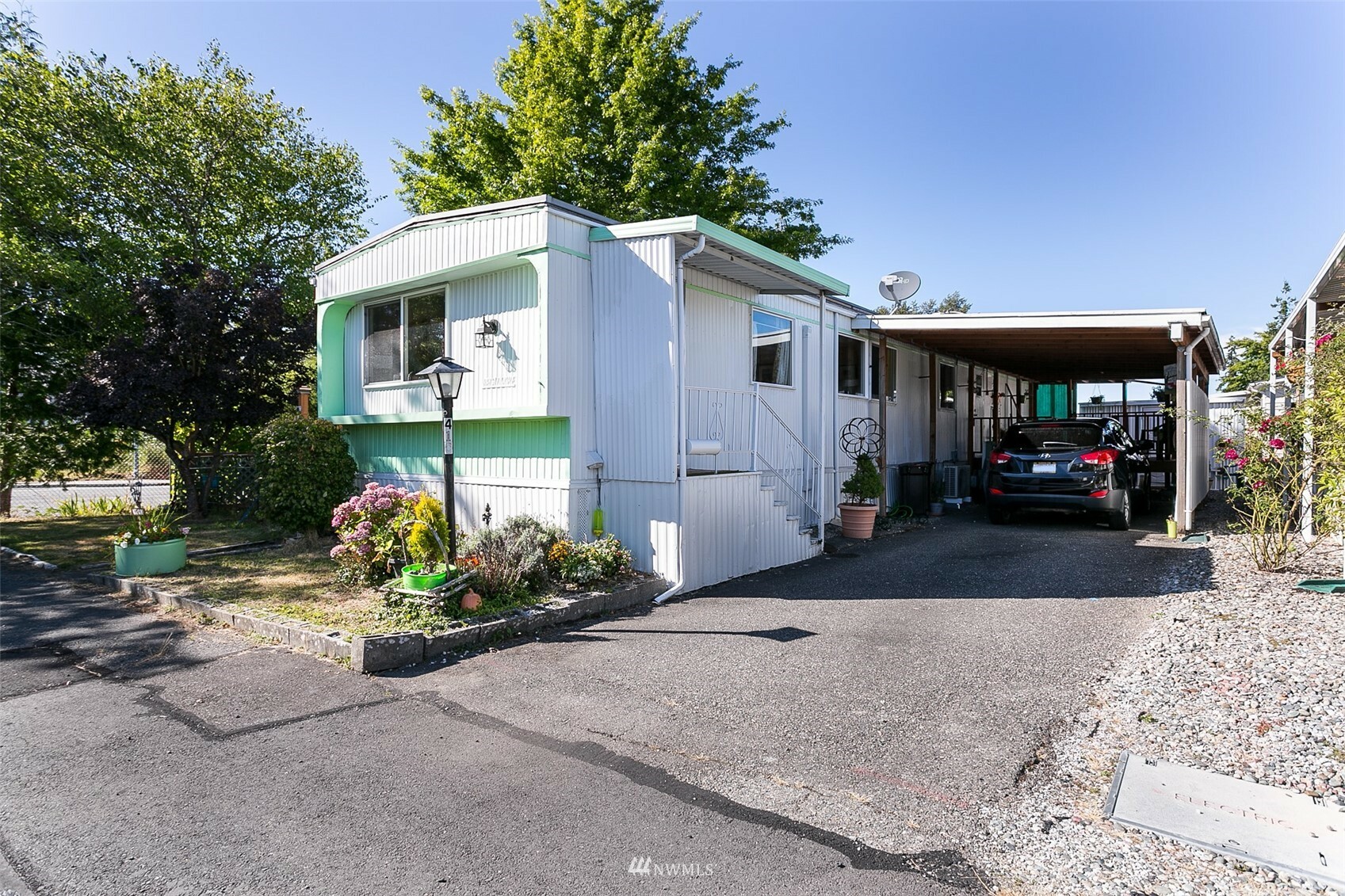 Property Photo:  1200 Lincoln Street 410  WA 98229 