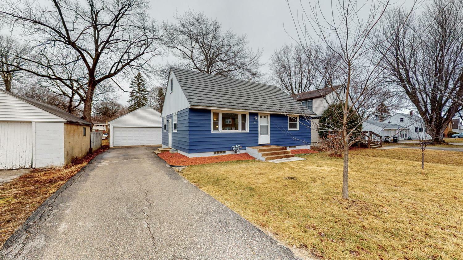 Property Photo: 207 21st Street SW MN 55902