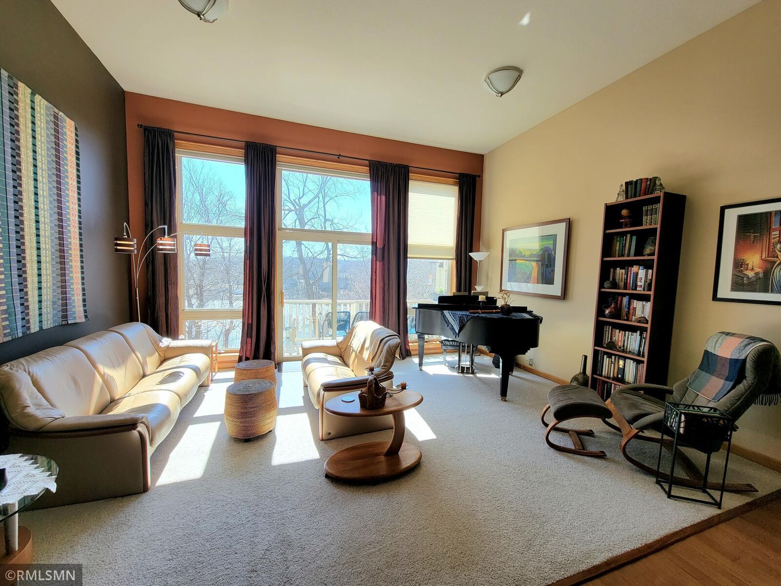 Property Photo: 1423 Summit Shores Drive MN 55306