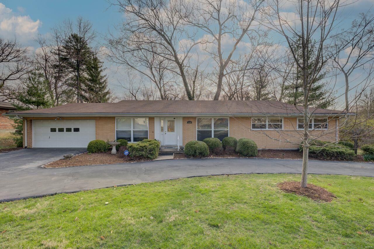 Property Photo:  516 Dielman Road  MO 63132 
