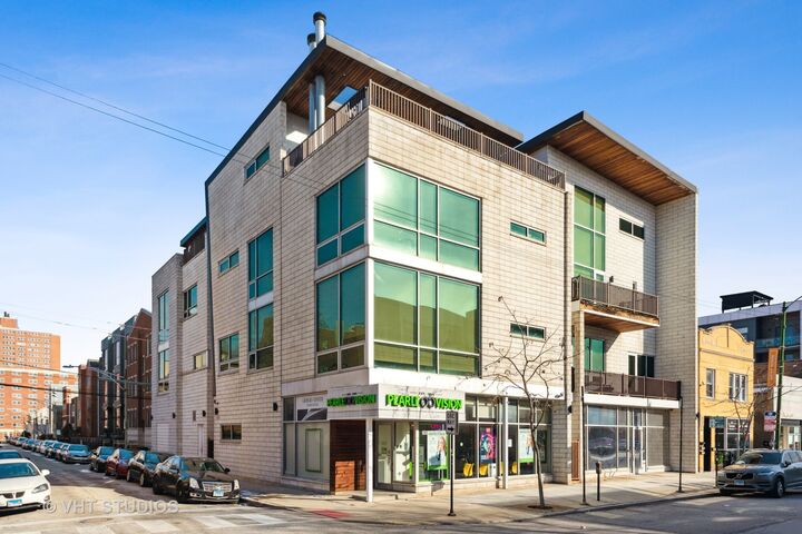 1555 W Pearson Street B  Chicago IL 60642 photo