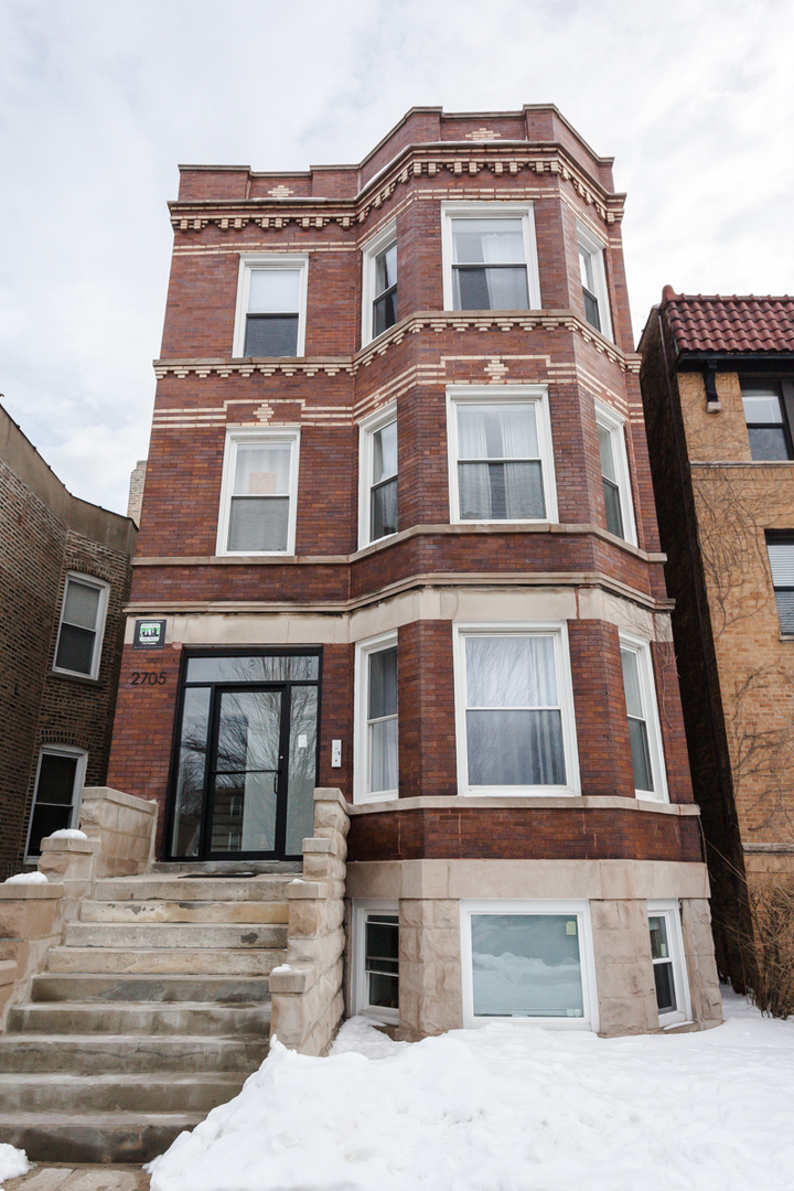 Property Photo: 2705 N Kimball Avenue 1 IL 60647