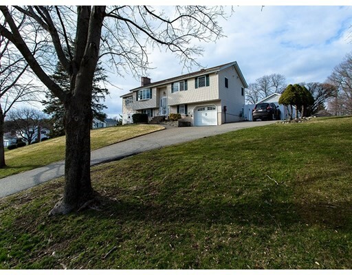 Property Photo: 18 Heather Dr MA 01887